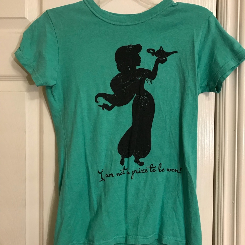 Disney’s Aladdin Jasmine shirt.